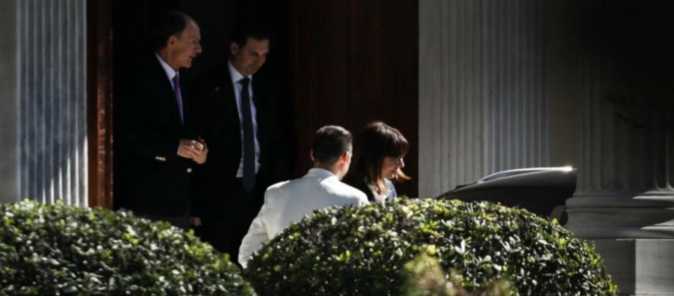 Στο Προεδρικό Μέγαρο η Αικατερίνη Σακελλαροπούλου - Υποδοχή από τον Π. Παυλόπουλο (φώτο)